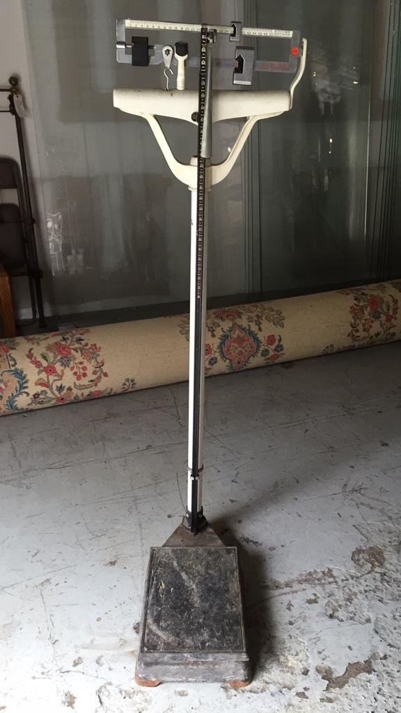 Vintage DETECTO-MEDIC Doctors Scale (1 of 7)