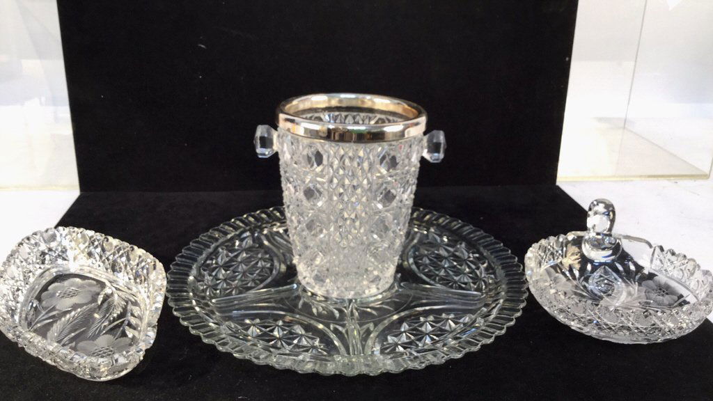 4 piece glass group lot (1 of 6)