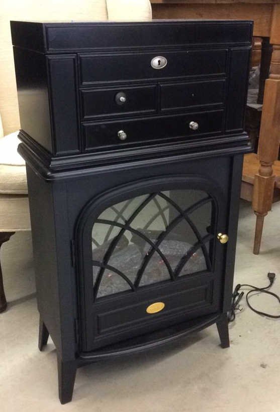 Group Lot Small Dresser and Electronic Fire Set (1 of 6)