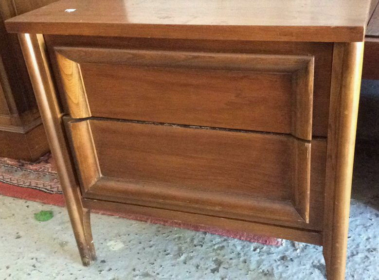 Mid Century Walnut End Table (1 of 8)