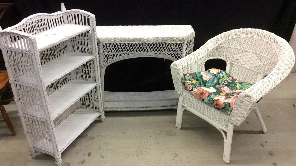 3 Vintage White Wicker Furniture Pieces (1 of 9)