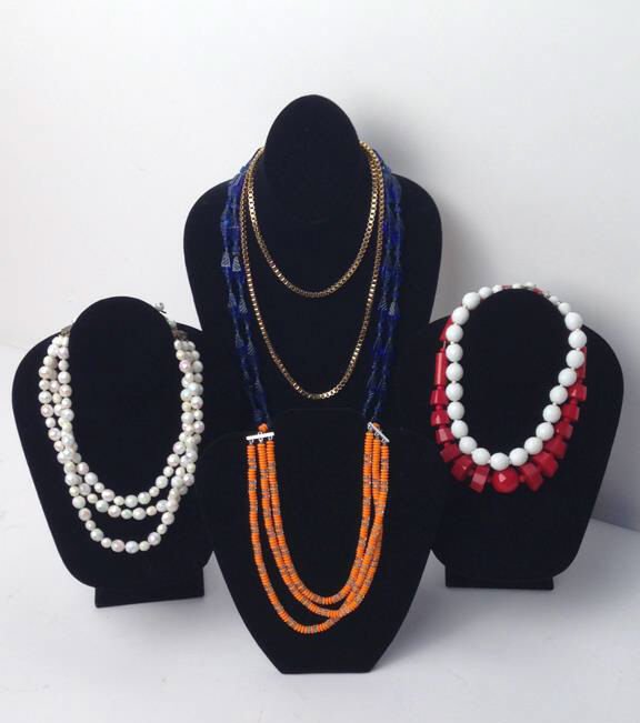 6 Vintage Necklaces (1 of 6)