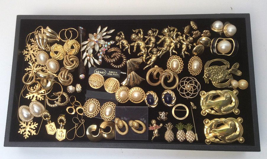 50+ Vintage Jewelry Lot (1 of 6)