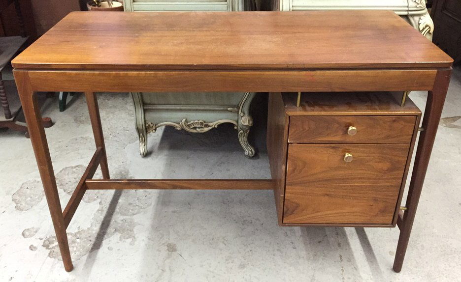 DREXEL Mid Century Danish Style Desk (1 of 7)