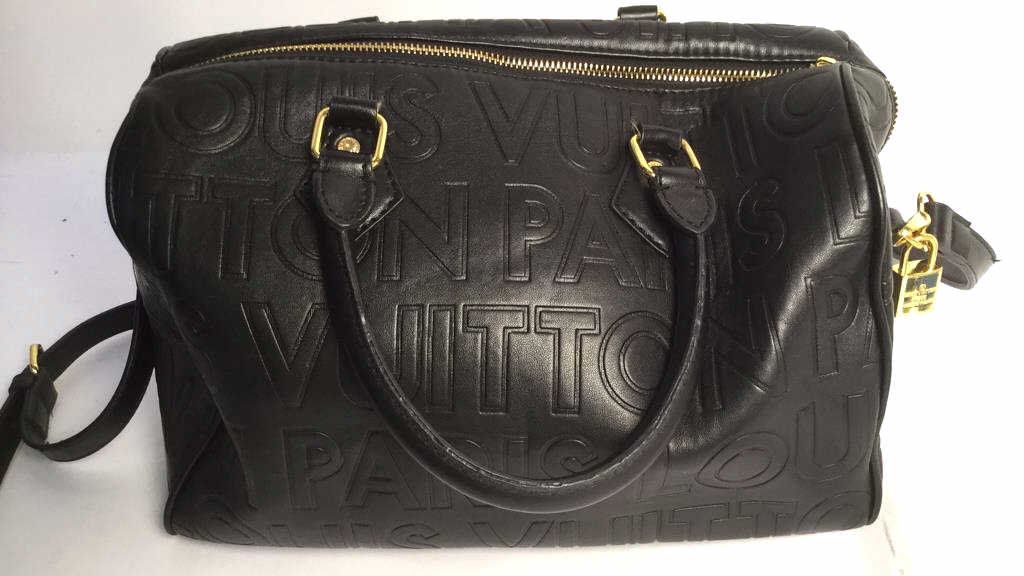 Louis Vuitton black leather purse (1 of 9)