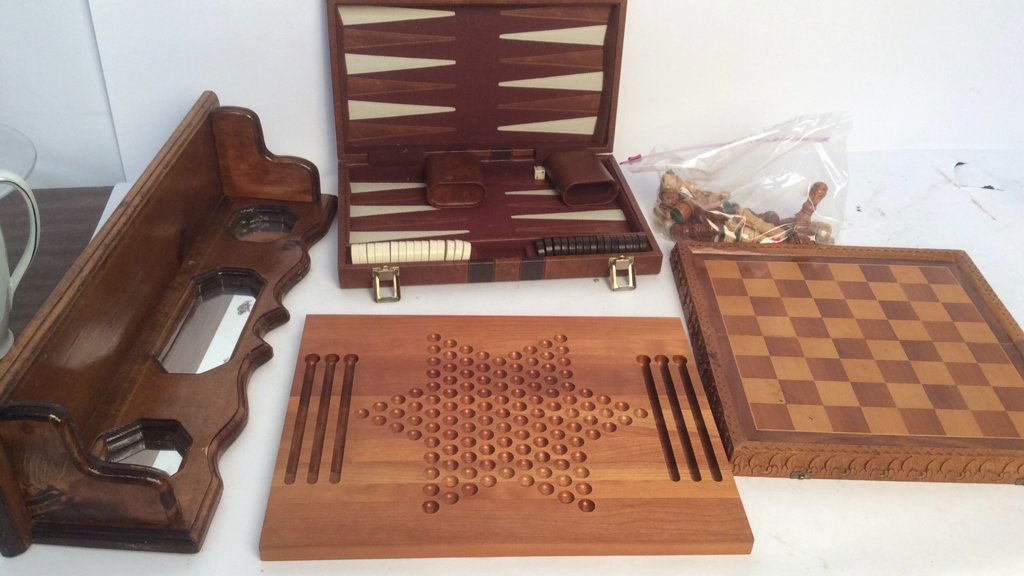 Wooden group lot chess set + (1 of 9)