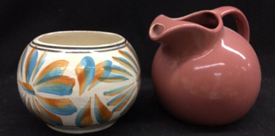 Pair of pastel ceramic pots (1 of 8)