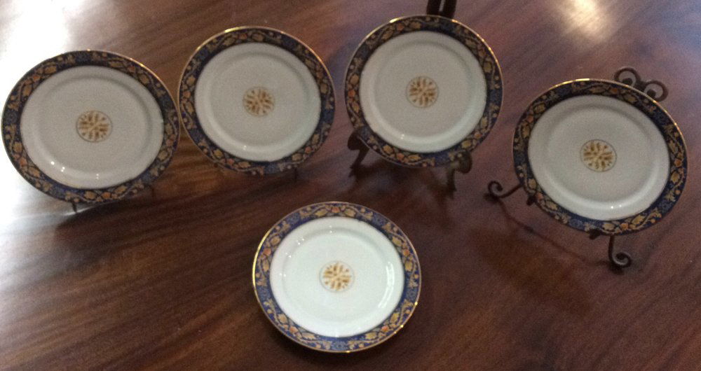 LIMOGES Set Of 5 Plates: Set of 5 plates made by LIMOGES, decorative pattern along outside of plate with gold painted along the inner and outer brim as well as the center of plate, signed and marked on bottom, 8.5 inches