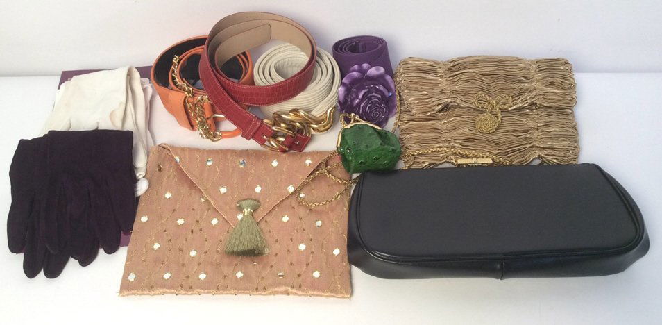 Vintage Gloves Belts & Bags (1 of 6)