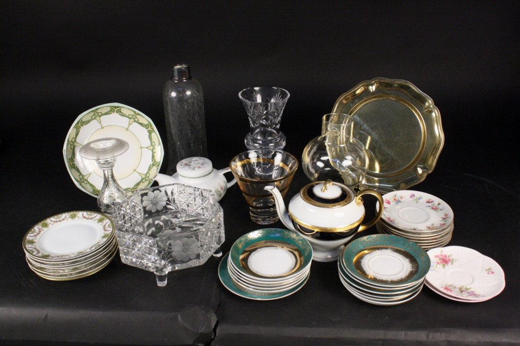 Group lot Porcelain Crystal Assortment (1 of 10)