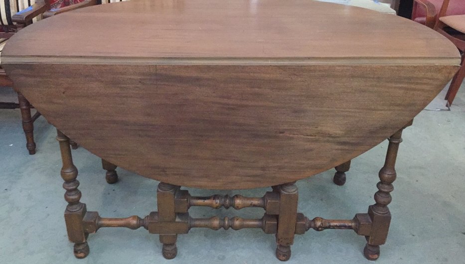 Vintage Gateleg Round Drop Leaf Table (1 of 6)