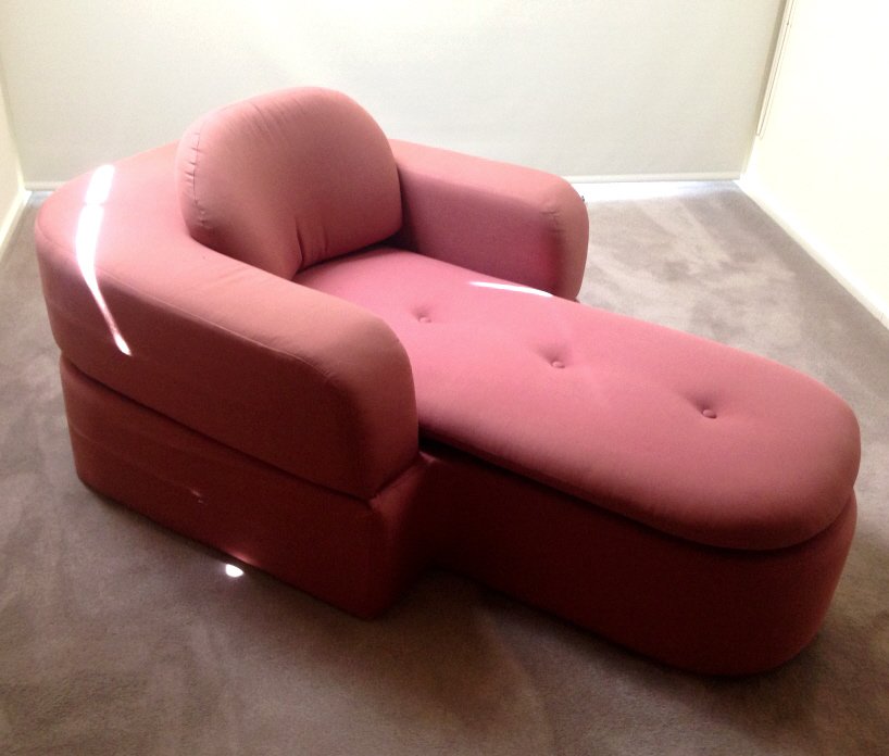 Pink Vintage Chaise Lounge (1 of 3)