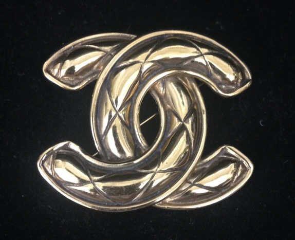 CHANEL Ladies Pin (1 of 6)