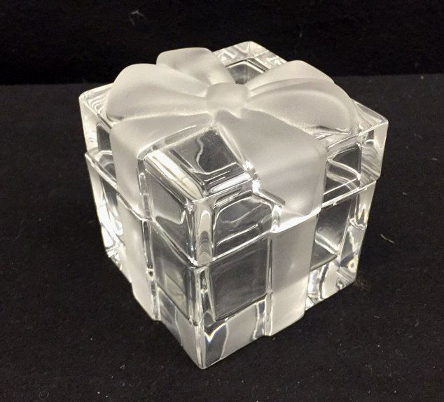 TIFFANY & CO Crystal Jewlelry Box w Bow (1 of 8)