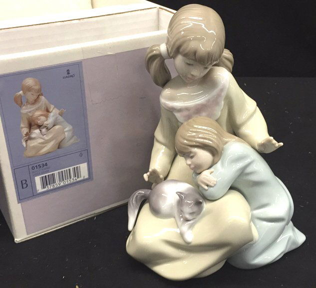 LLADRO Little Sister Figurine with Kitten (1 of 6)