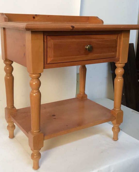 Country pine night stand (1 of 5)