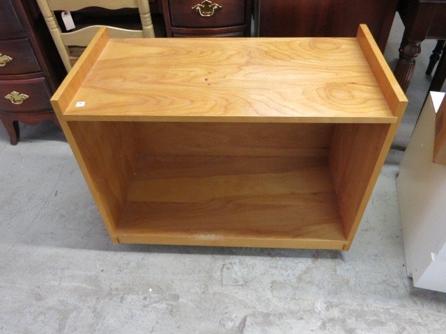 Vintage Rolling Wood ATLAS VAN LINES Table (1 of 5)