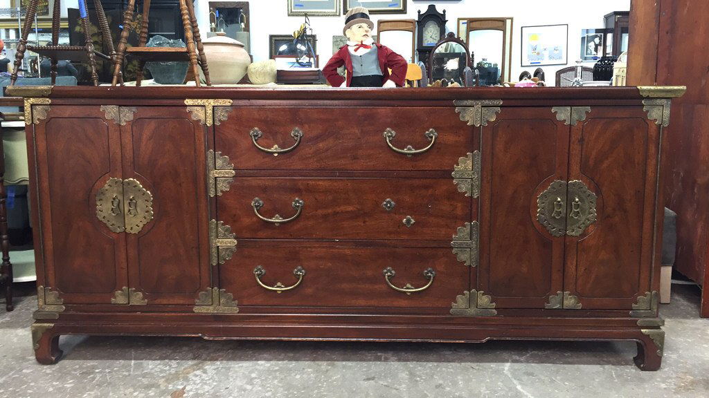 Vintage HENREDON Buffet Console Table (1 of 9)