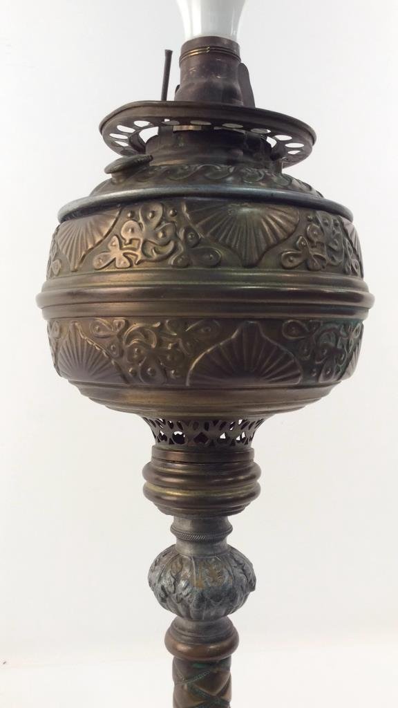 Vintage Victorian Oil Lantern Style Table Lamp (1 of 7)