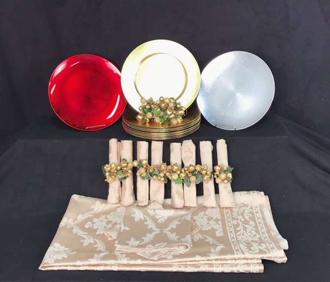 Festive Table Arrangements Group Lot (1 of 10)