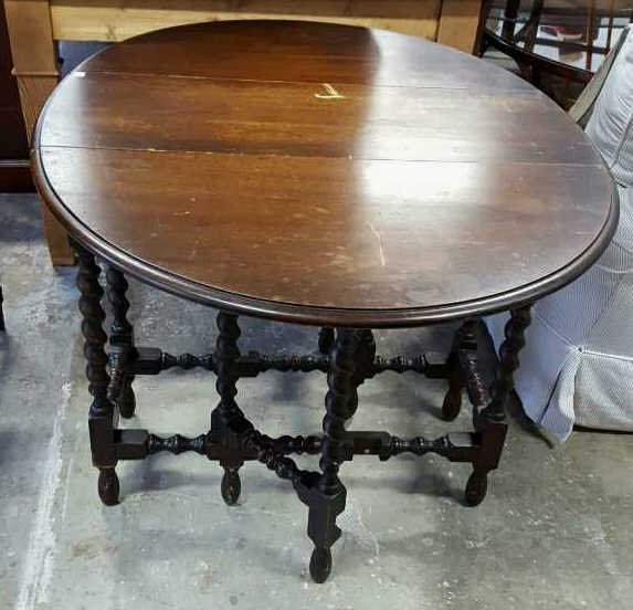 Oval Drop Leaf Turned Gate Leg Table (1 of 7)