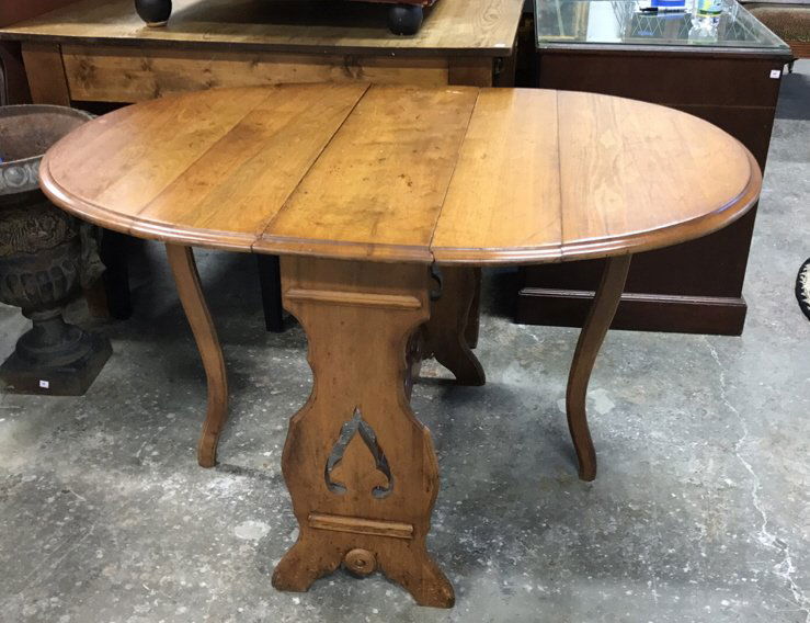 Vintage Pennsylvania Dutch Gateleg Drop Leaf Table (1 of 10)