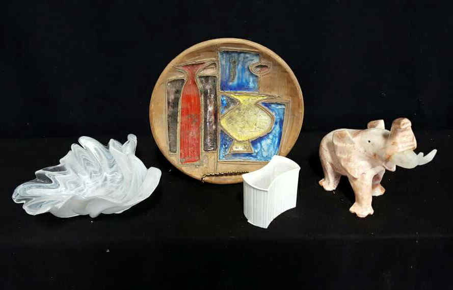 Group Lot of Table Articles (1 of 8)