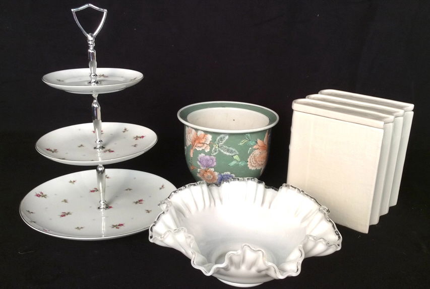 Porcelain Pottery Glass Collectibles (1 of 10)