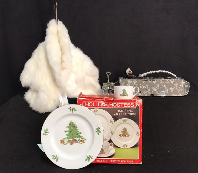 Group Lot Holiday Dishes Plus (1 of 8)