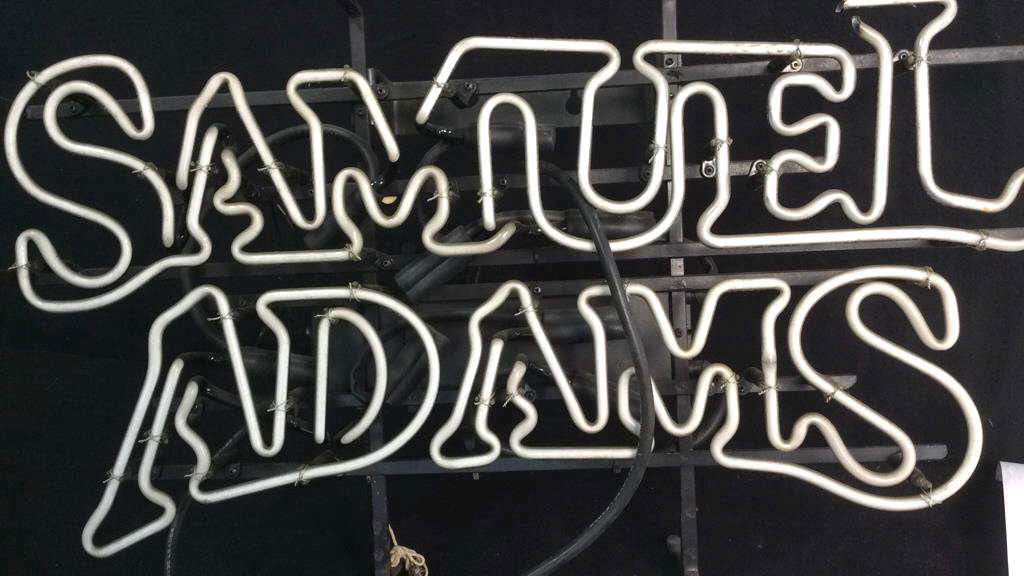 Collectible Samuel Adams Bar Light (1 of 10)