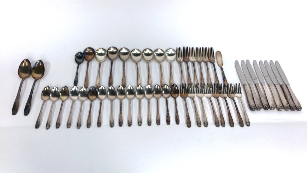 DAFFODIL IS 1847 Rogers Brothers Silver Plate (1 of 9)