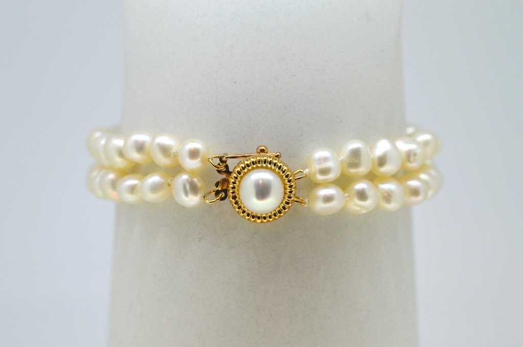 14K Gold Pearl Embedded Decorative Clasp Bracelet (1 of 1)