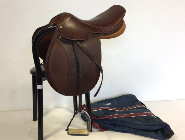Leather Horse Saddle With Carrying Bag (1 of 10)