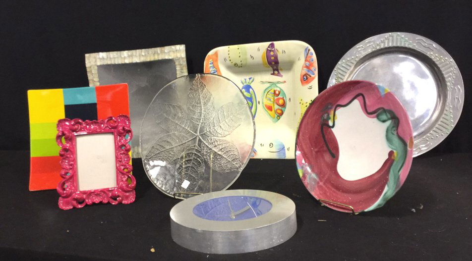 Group Lot  Assorted Decorative Serving Platters (1 of 9)