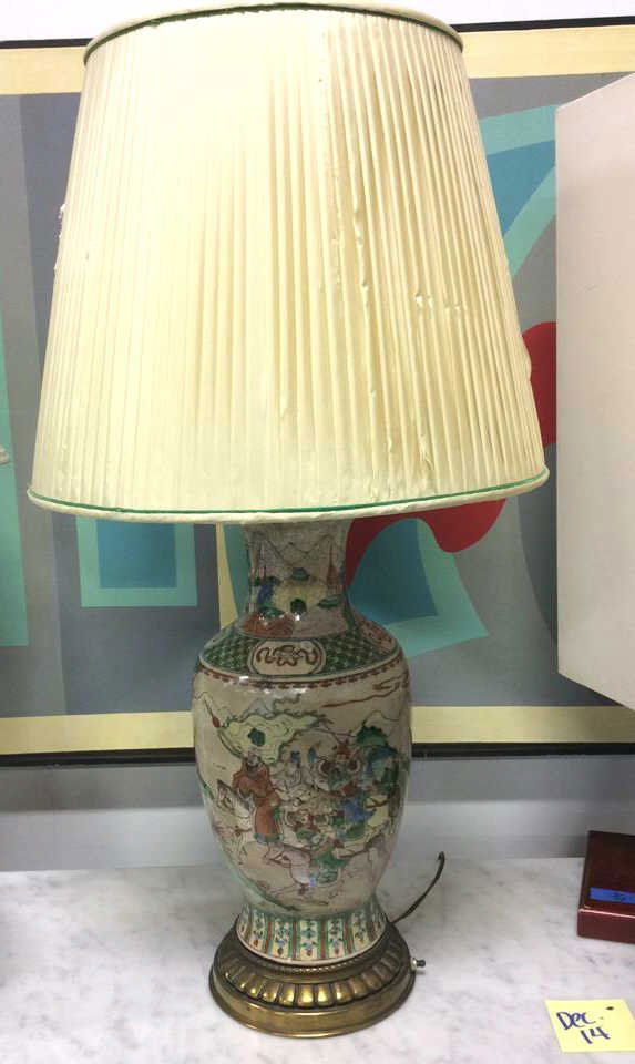 Asian Porcelain Lamp (1 of 10)
