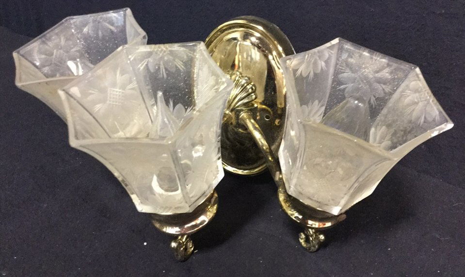 Vintage Brass Sconce With Etched Glass (1 of 9)