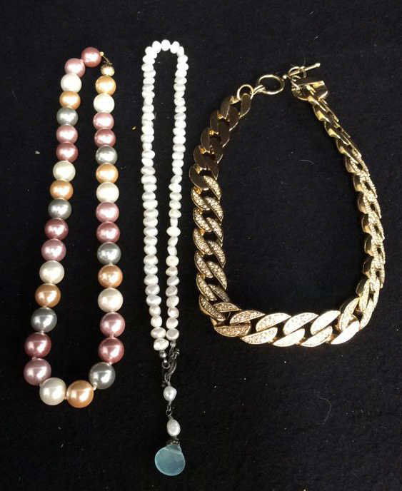 3 Vintage Necklaces, 1 Pearl (1 of 10)
