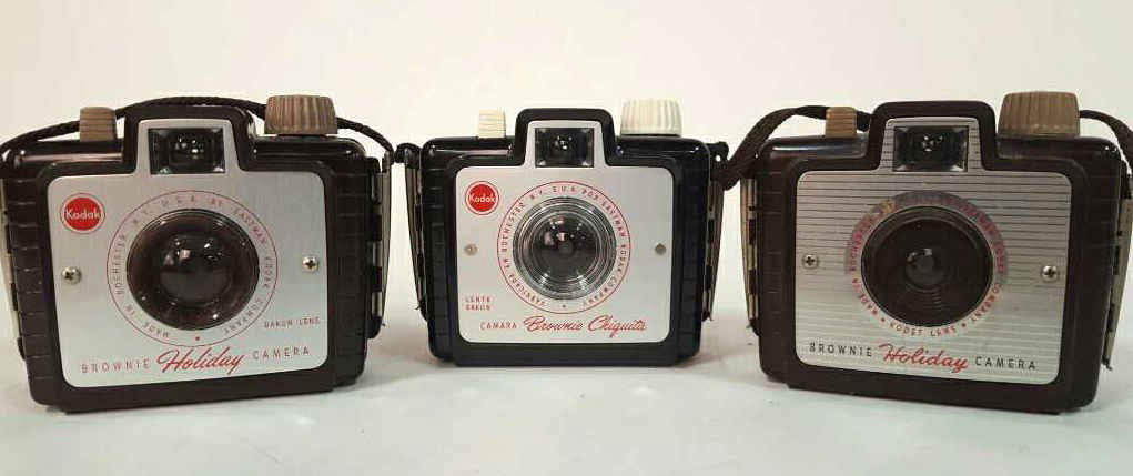 2 Brownie Holiday Cameras and 1 Brownie Chiquita (1 of 9)