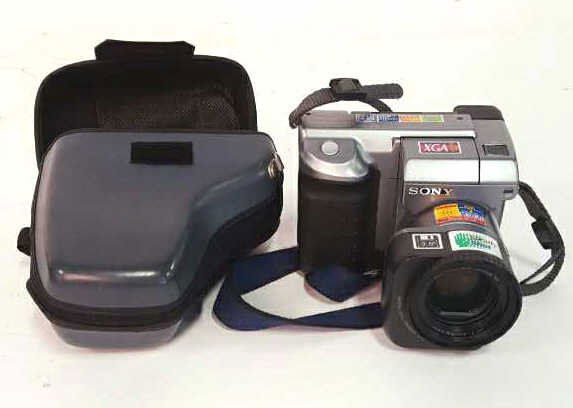 Sony Digital Mavica Camera (1 of 9)