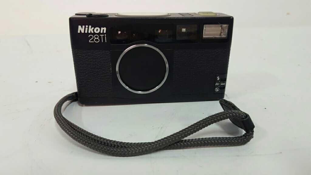 Nikon 28Ti Camera With Lens (1 of 10)