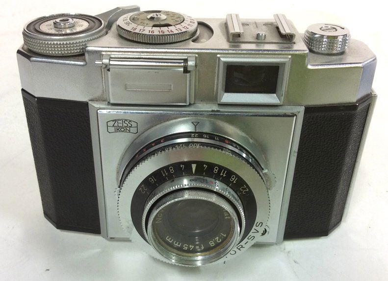Zeiss Ikon Camera With Lens (1 of 10)