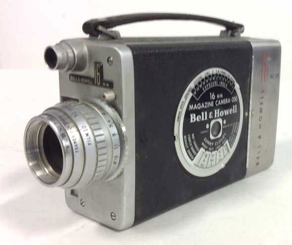 Bell & Howell 16 MM Magazine Camera (1 of 7)
