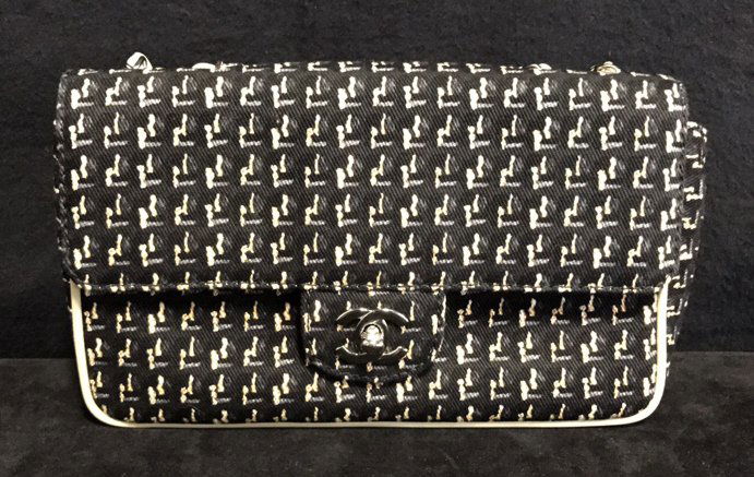 Designer CHANEL Tweed Print Purse (1 of 9)