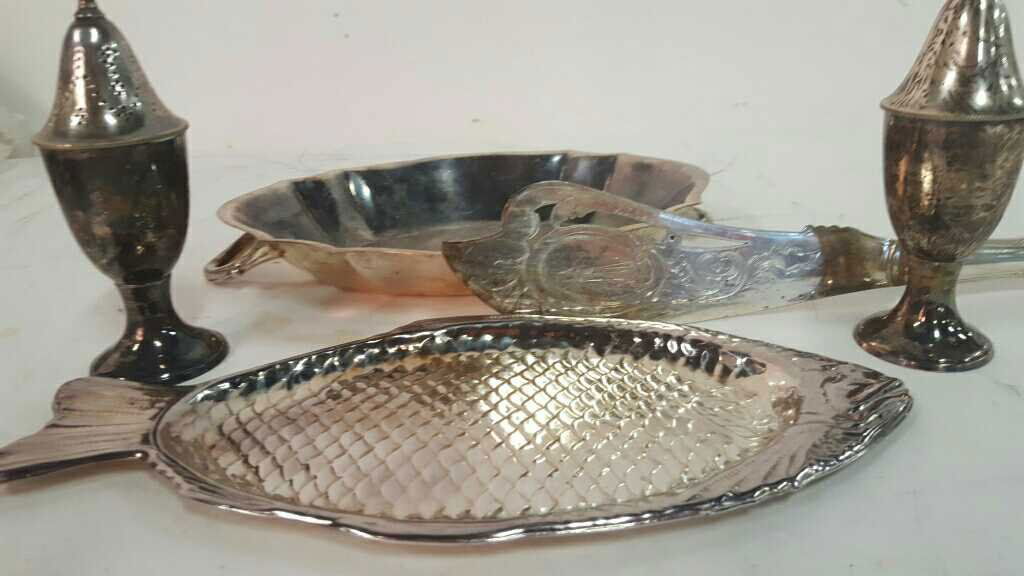Silver Plated Dining Accessories (1 of 8)