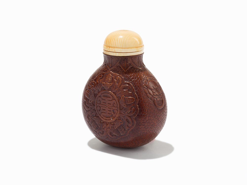 Molded Gourd Snuff Bottle, Guangxu Period (1 of 8)