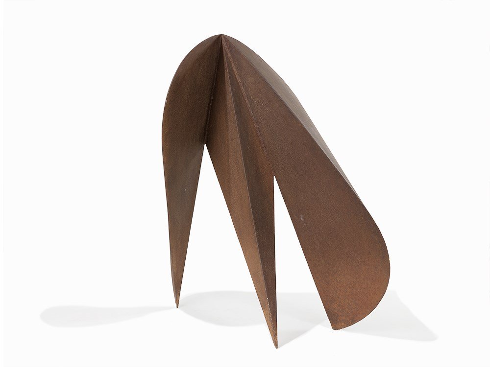 Monumental Kubist Sculpture, circa 1950: Auction announcements 9th December 2015 Lot 65: This sculpture is attributed to Charles Ginnever. Oxidized metal Probably American, c. 1950 Dimensions (height): 52 ½ in; 133.3 cm Estimate: $8,000-$12