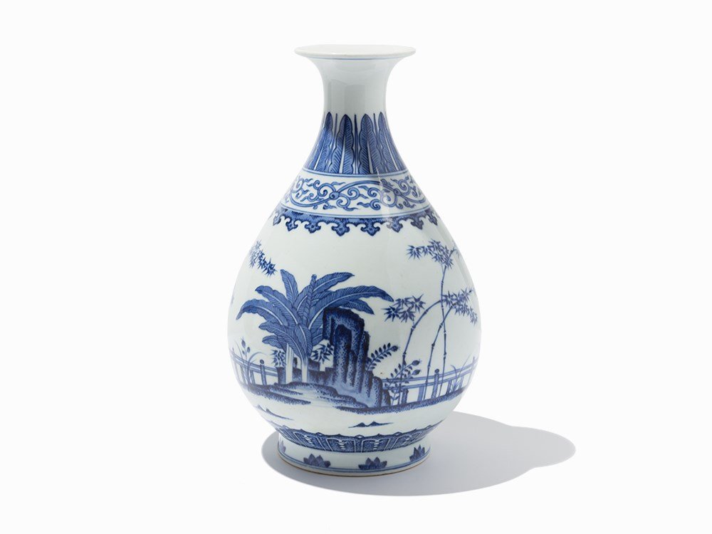 Blue and white ‘Yuhuchuping’ vase, Tongzhi Mark and (1 of 10)