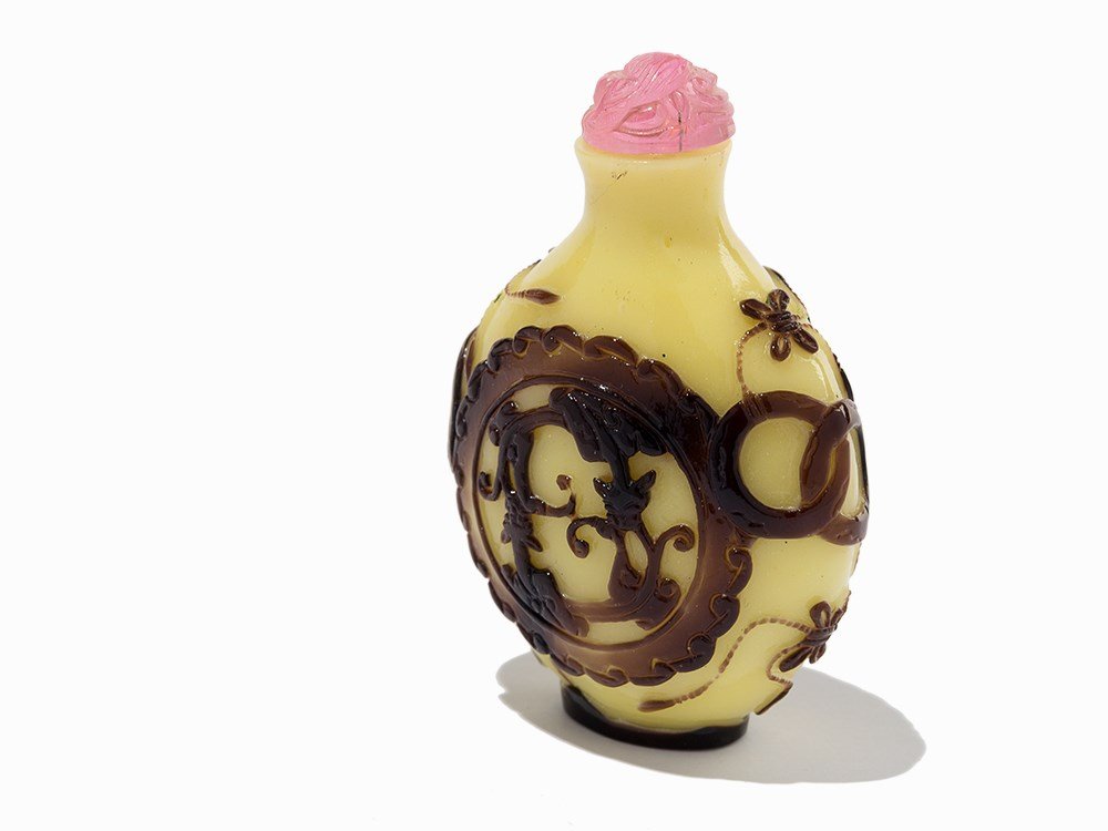 Yellow-Brown Overlay Glass Snuff Bottle, 19th/20th C. (1 of 9)