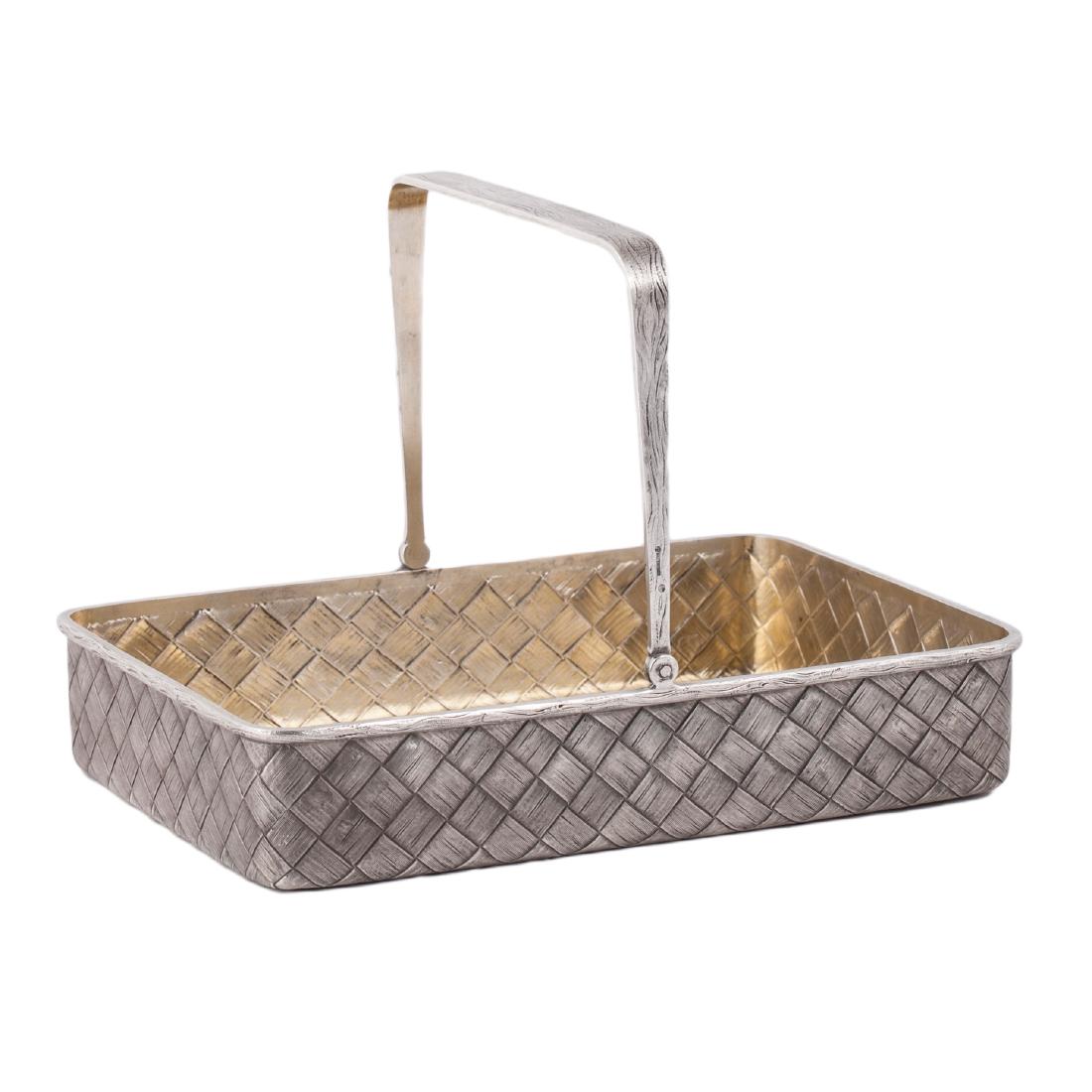 Trompe l'oeil silver trough, Br.Grachevs: Massive Russian parcel-gilt silver TROMPE L'OEIL trough with handle. Maker's mark of Imperial Court supplier Grachev Brothers factory. Petersburg, 1898-1904. Weight: 943 g. Dimensions: 20 x 27.5 x 20