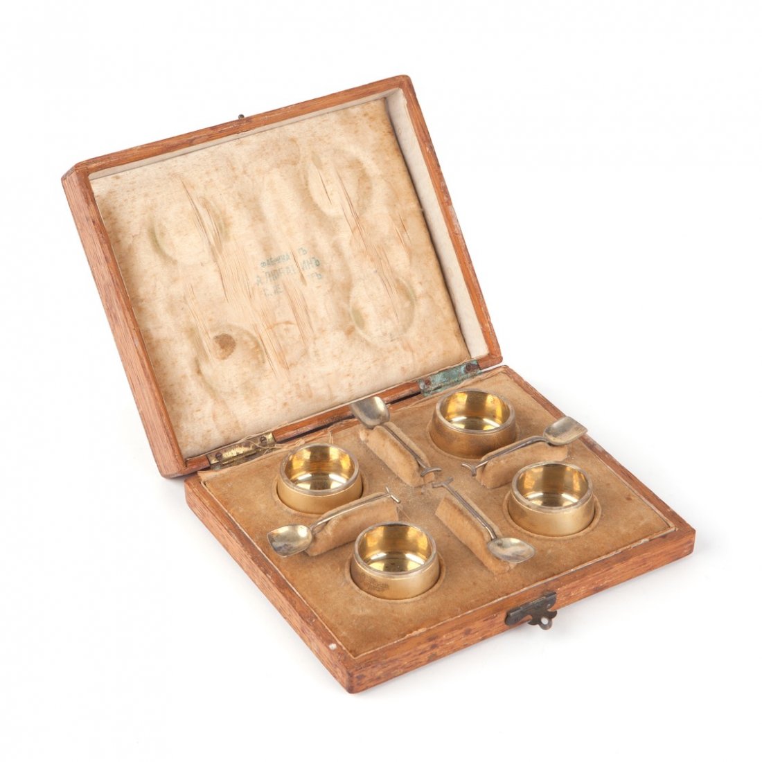 Unusual salt cellars set. A.Lubavin manufactory.: Unusual salt cellars set in case with spoons in the shape of shovel. Silver, gilding. A.Lubavin manufactory. Petersburg, 1894. 92,6 gr. total weight.